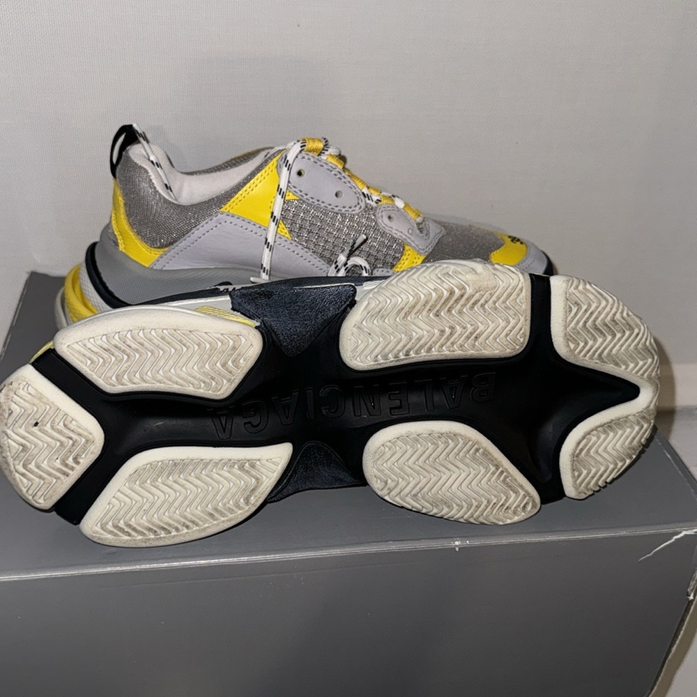 Balenciaga Sneakers - Picture 3 of 3